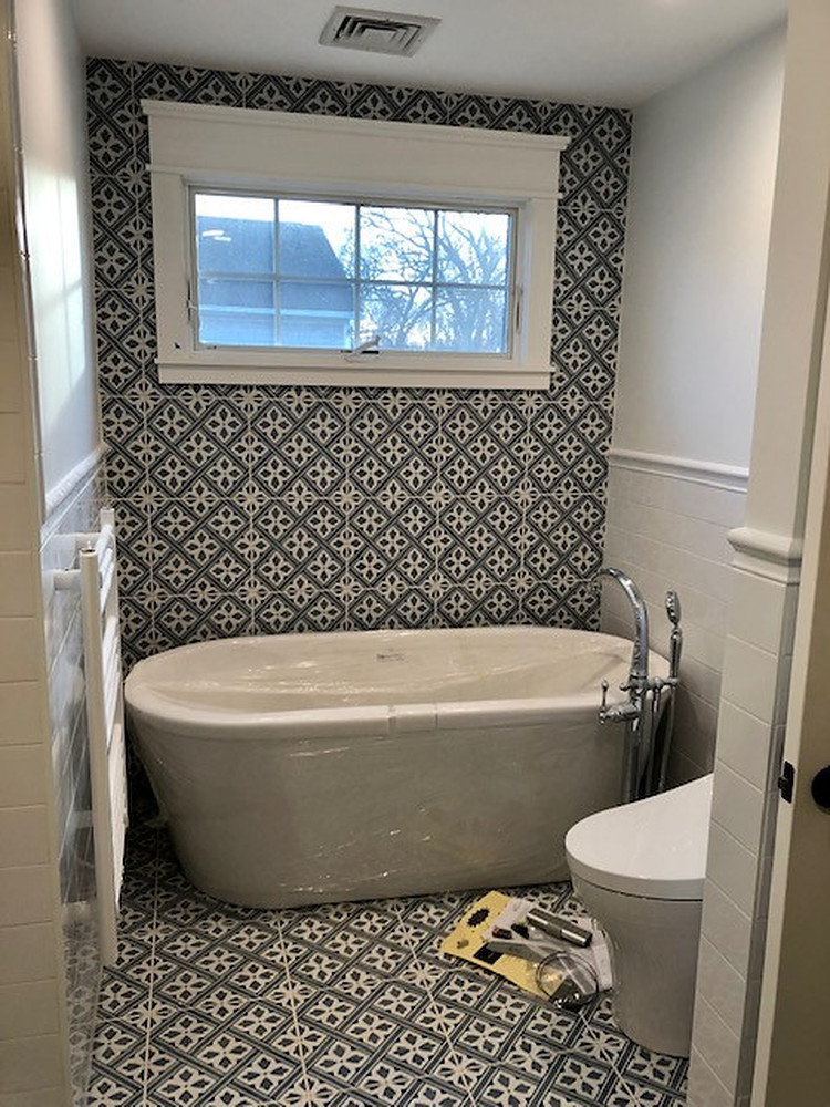Freestanding tub