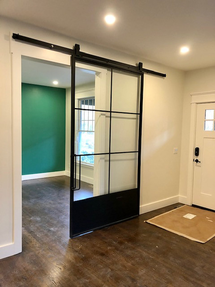 Sliding barn door